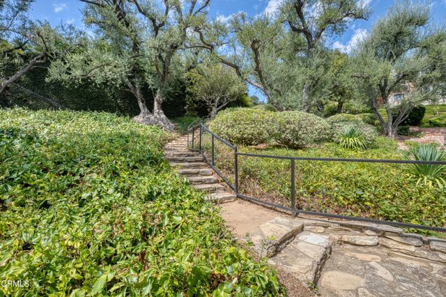 1220 Hillcrest Avenue, Pasadena, CA 91106
