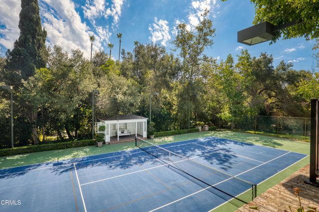 1220 Hillcrest Avenue, Pasadena, CA 91106
