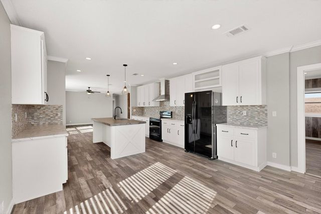 97 Cattle Loop, Moriarty, NM 87035