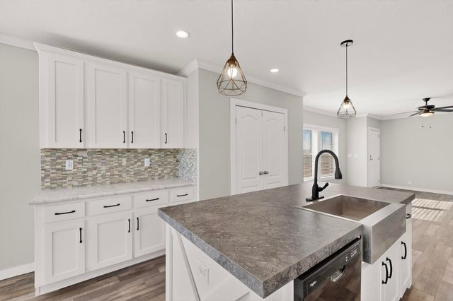 97 Cattle Loop, Moriarty, NM 87035