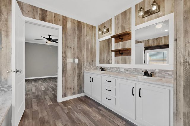 97 Cattle Loop, Moriarty, NM 87035