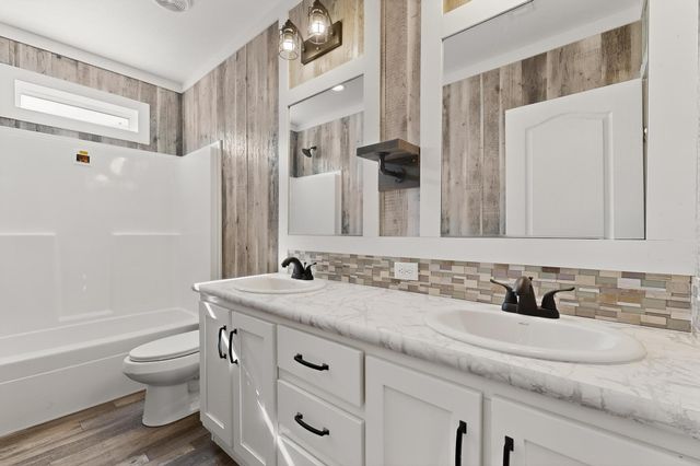 97 Cattle Loop, Moriarty, NM 87035