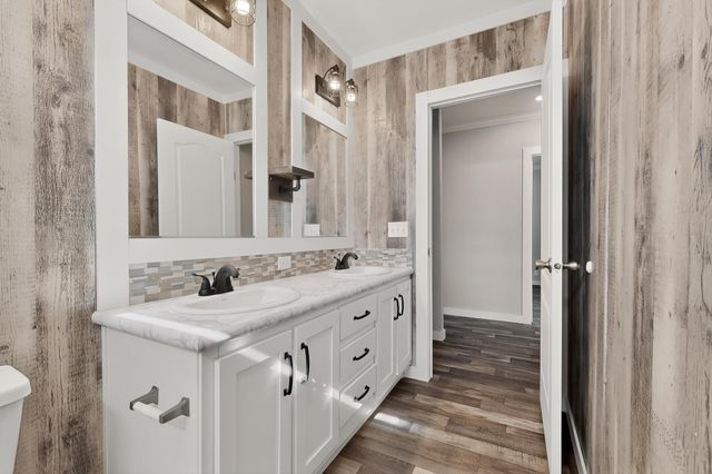 97 Cattle Loop, Moriarty, NM 87035