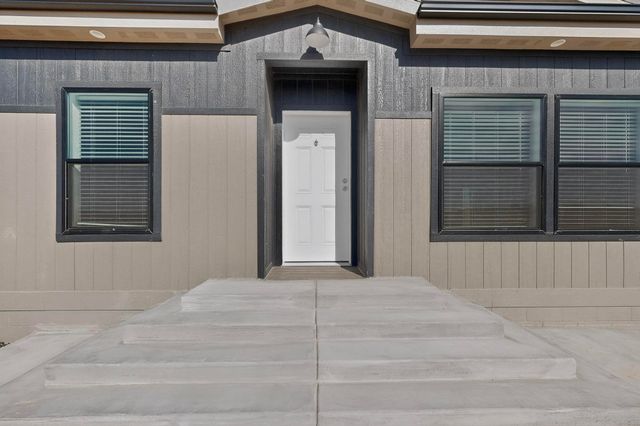 97 Cattle Loop, Moriarty, NM 87035