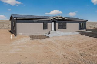 97 Cattle Loop, Moriarty, NM 87035