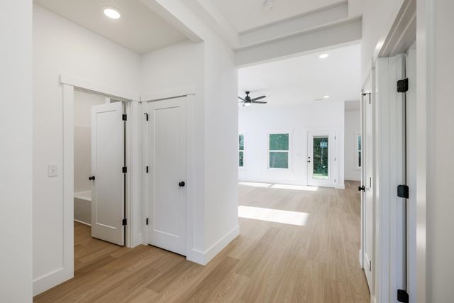 313 Tracy Court, Wellford, SC 29385