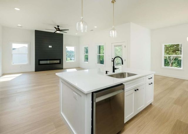 313 Tracy Court, Wellford, SC 29385