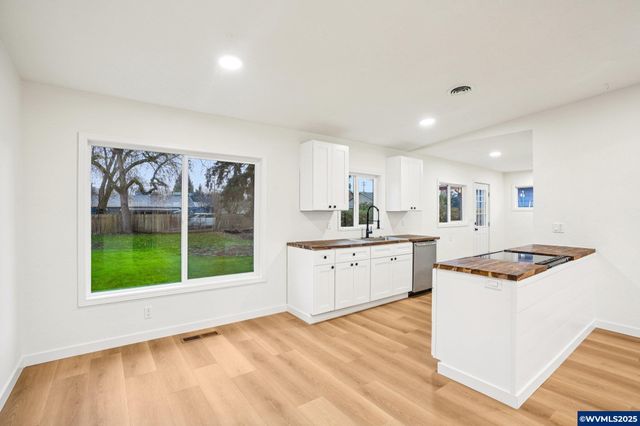 963 Vinyard Av NE, Salem, OR 97301