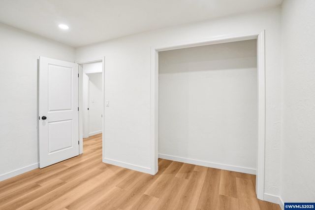 963 Vinyard Av NE, Salem, OR 97301