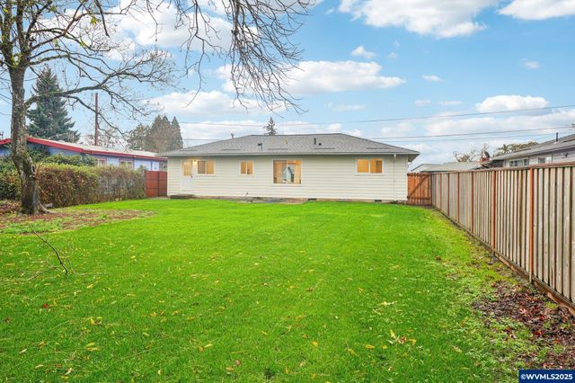 963 Vinyard Av NE, Salem, OR 97301