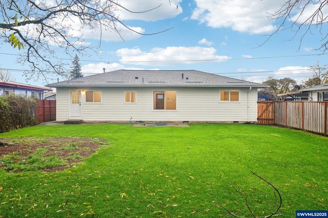 963 Vinyard Av NE, Salem, OR 97301