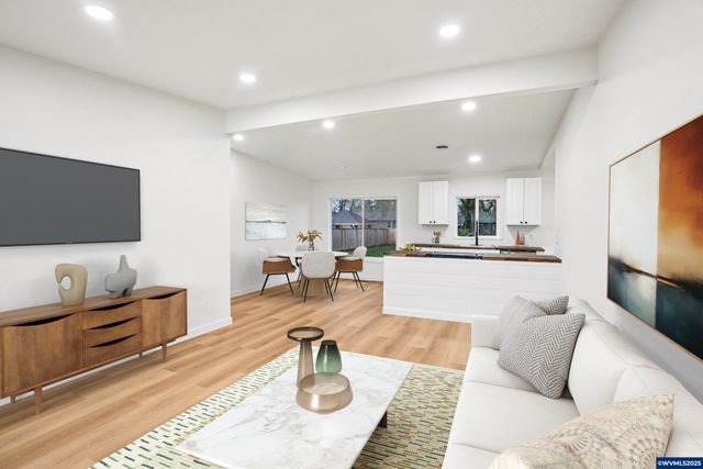 963 Vinyard Av NE, Salem, OR 97301