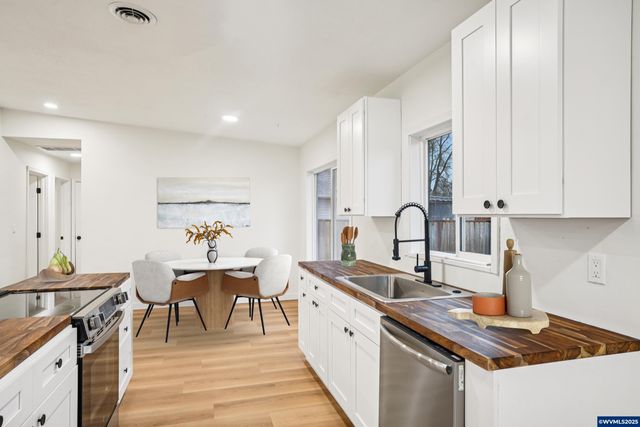 963 Vinyard Av NE, Salem, OR 97301