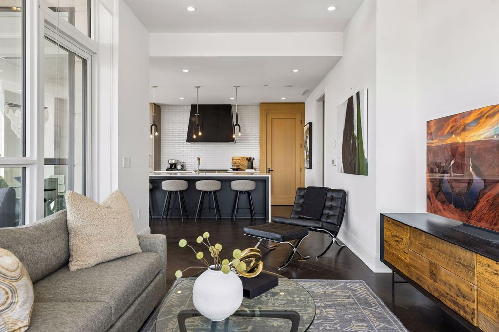 1111 W River Parkway 23D, Minneapolis, MN 55415 — photo 2