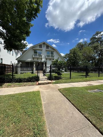 1101 E 7th Street 3, Houston, TX 77009