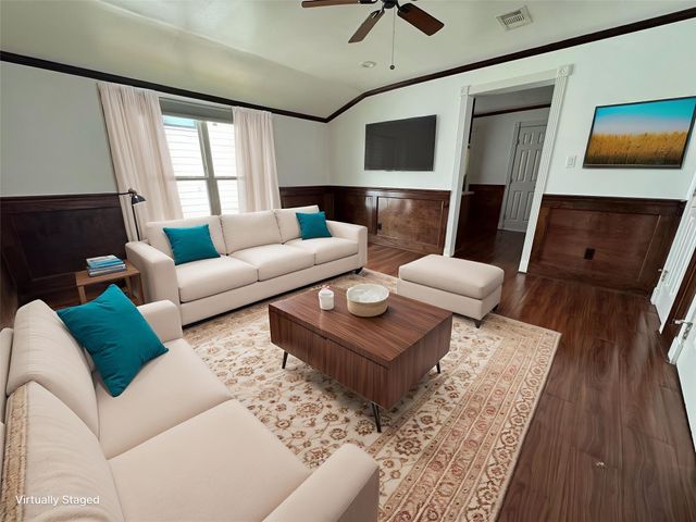 1101 E 7th Street 3, Houston, TX 77009