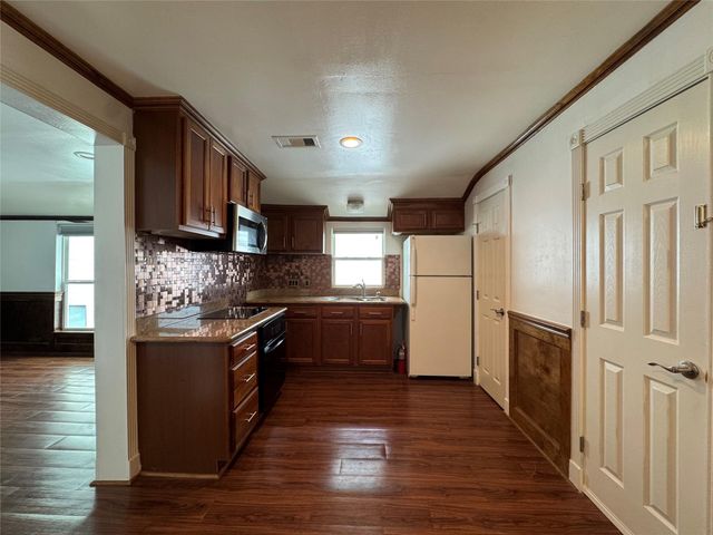 1101 E 7th Street 3, Houston, TX 77009