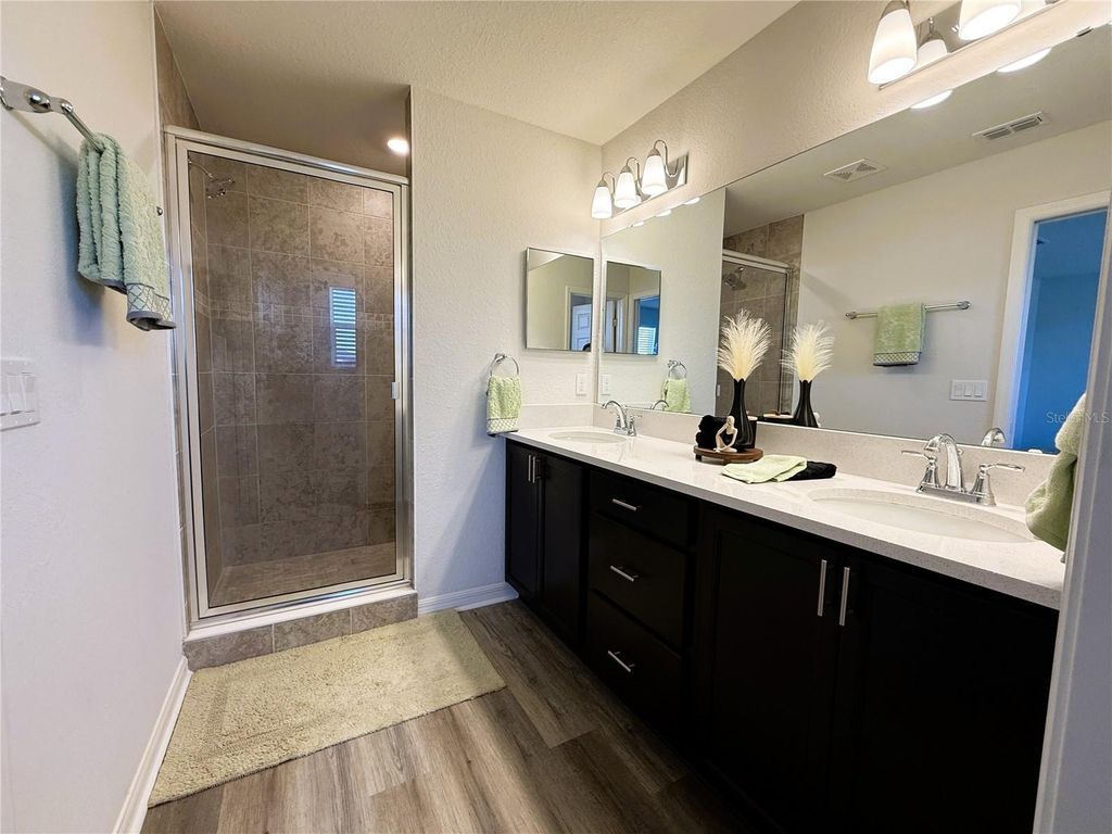 Image 18 of property listing at 390 WINDY WILLOW WAY, St Cloud, FL 34771