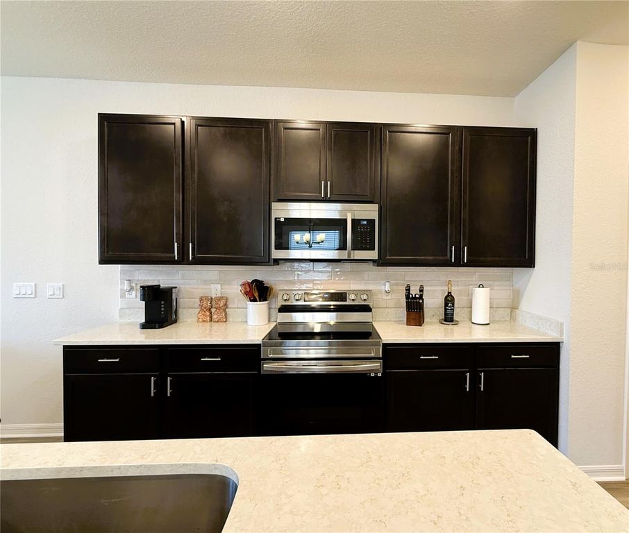 Image 9 of property listing at 390 WINDY WILLOW WAY, St Cloud, FL 34771