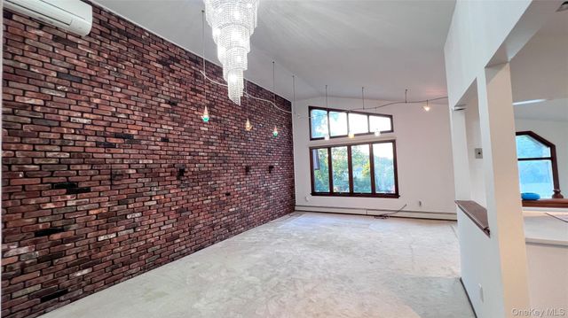 19-07 Clintonville Street 2Fl, Whitestone, NY 11357
