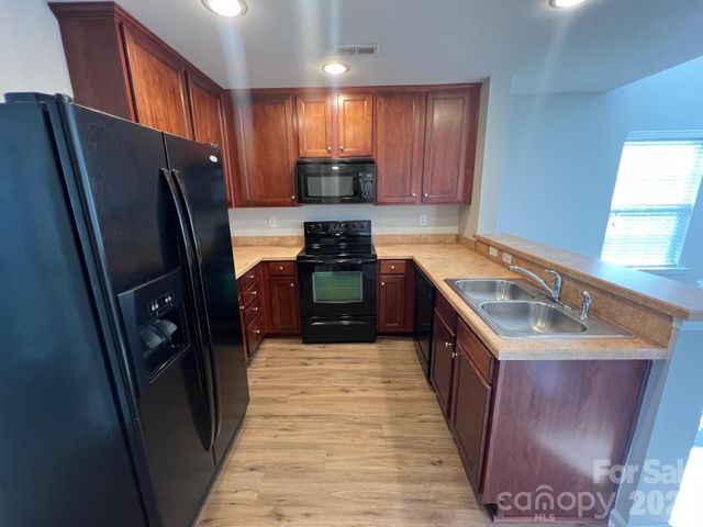 18429 Streamline Court, Cornelius, NC 28031