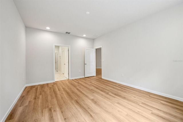 536 E BERESFORD AVENUE, Deland, FL 32724