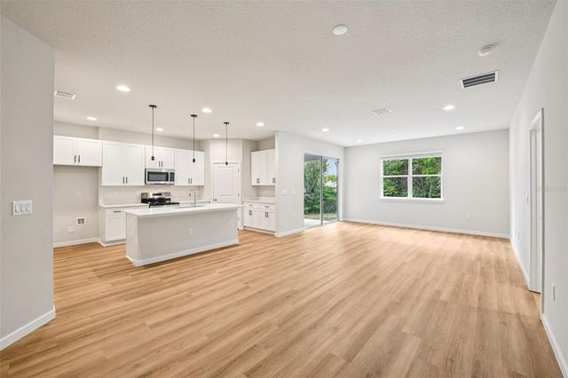 536 E BERESFORD AVENUE, Deland, FL 32724