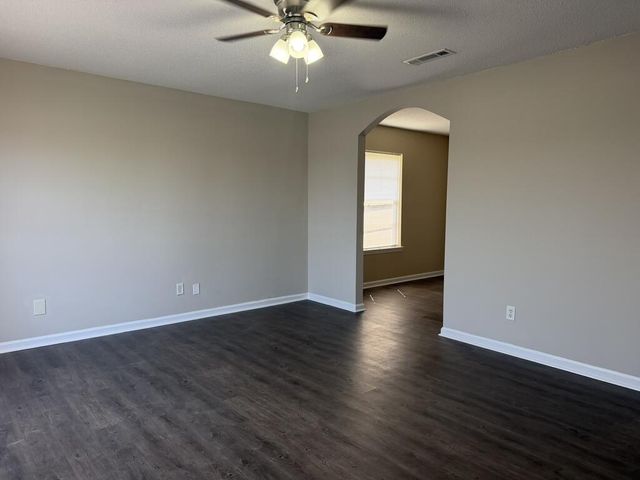 2103 Flynn Rd., Dothan, AL 36303
