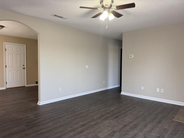2103 Flynn Rd., Dothan, AL 36303