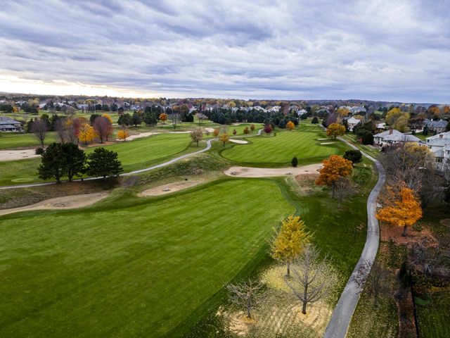 1701 E Bristlecone DRIVE, Hartland, WI 53029