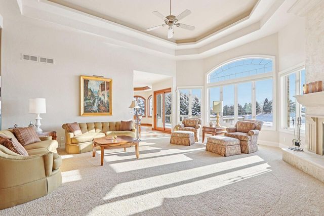 1701 E Bristlecone DRIVE, Hartland, WI 53029