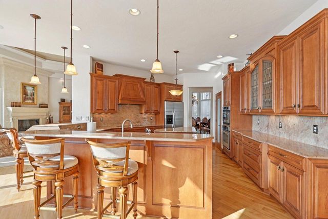 1701 E Bristlecone DRIVE, Hartland, WI 53029