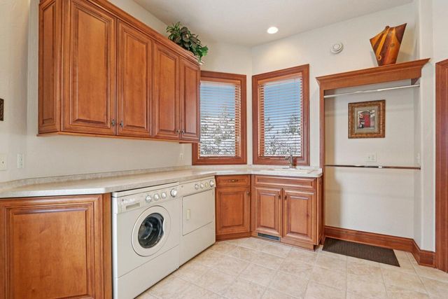 1701 E Bristlecone DRIVE, Hartland, WI 53029