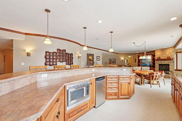 1701 E Bristlecone DRIVE, Hartland, WI 53029