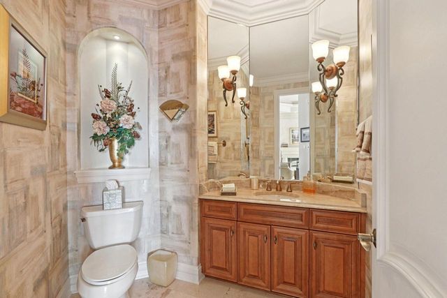 1701 E Bristlecone DRIVE, Hartland, WI 53029