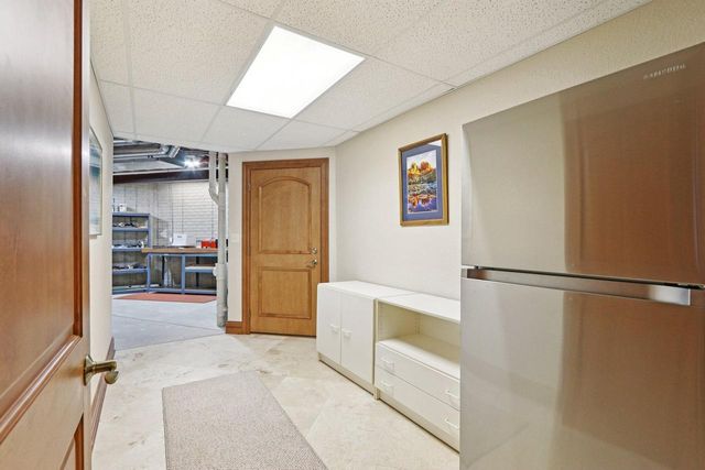 1701 E Bristlecone DRIVE, Hartland, WI 53029