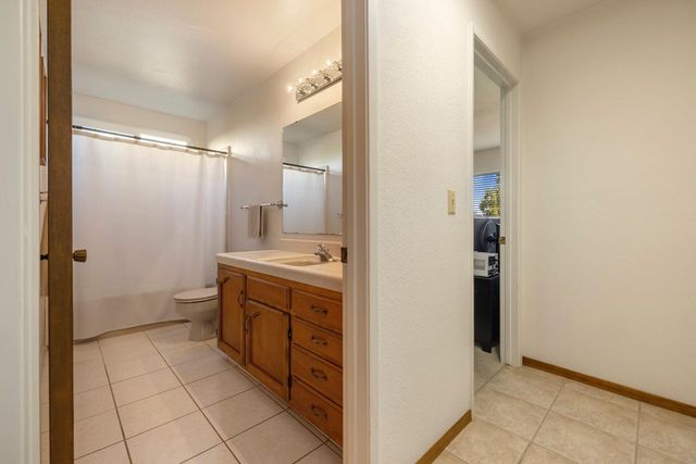 24836 Arthur Rd, Escalon, CA 95320