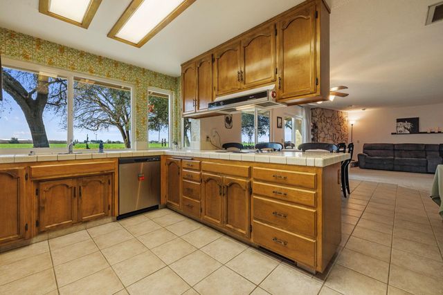 24836 Arthur Rd, Escalon, CA 95320