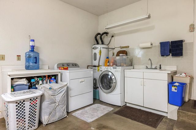 24836 Arthur Rd, Escalon, CA 95320