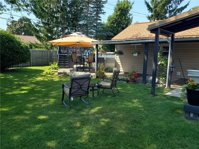 20 Emerald Drive, West Seneca, NY 14224