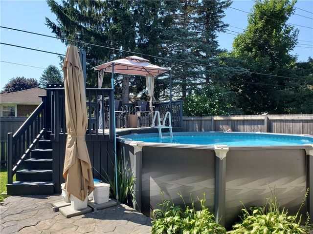 20 Emerald Drive, West Seneca, NY 14224