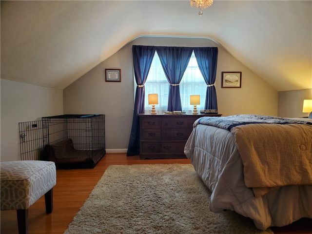 20 Emerald Drive, West Seneca, NY 14224