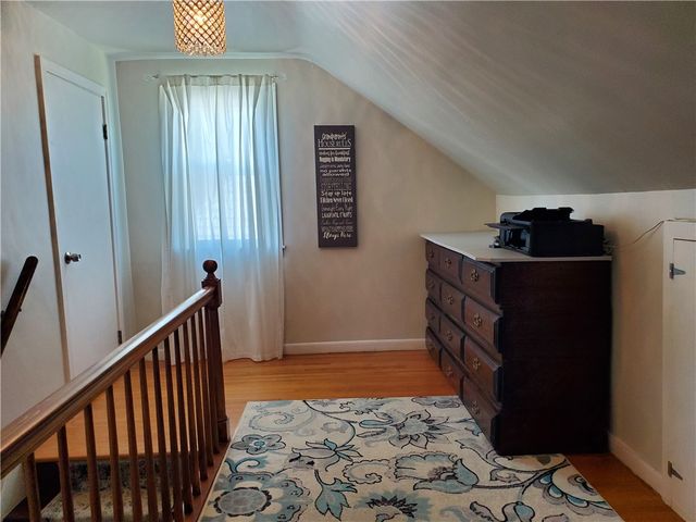 20 Emerald Drive, West Seneca, NY 14224