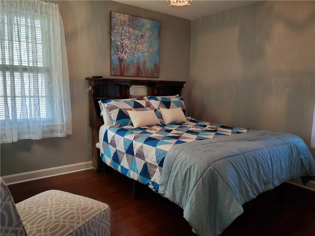 20 Emerald Drive, West Seneca, NY 14224