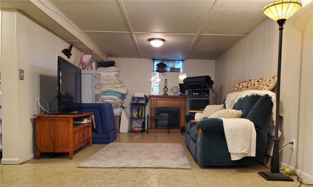 20 Emerald Drive, West Seneca, NY 14224