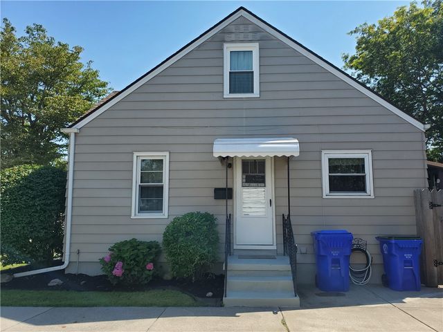 20 Emerald Drive, West Seneca, NY 14224