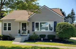 20 Emerald Drive, West Seneca, NY 14224