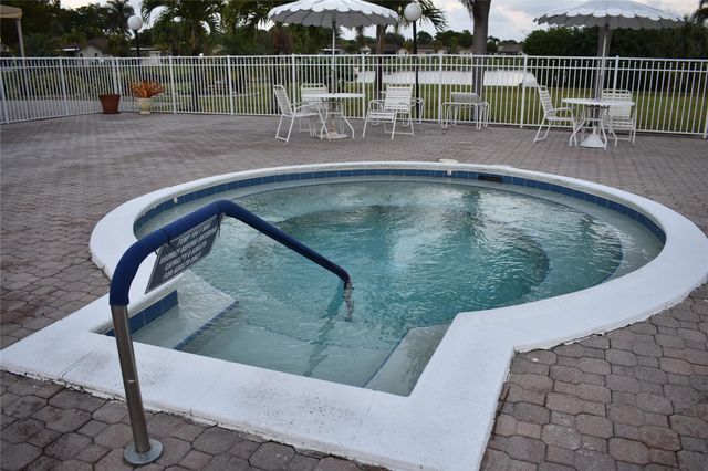 2377 SW 16th Dr, Deerfield Beach, FL 33442