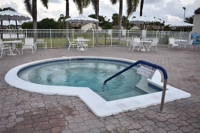 2377 SW 16th Dr, Deerfield Beach, FL 33442