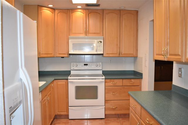 2377 SW 16th Dr, Deerfield Beach, FL 33442